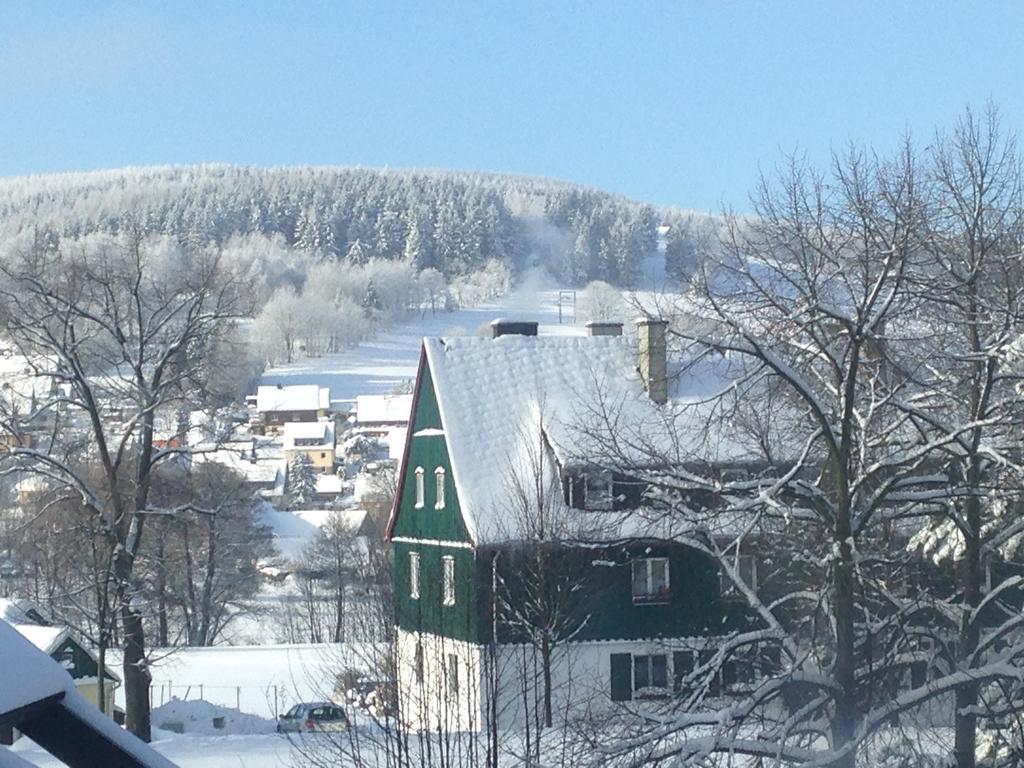 Hostel Im Osterzgebirge Altenberg  Esterno foto