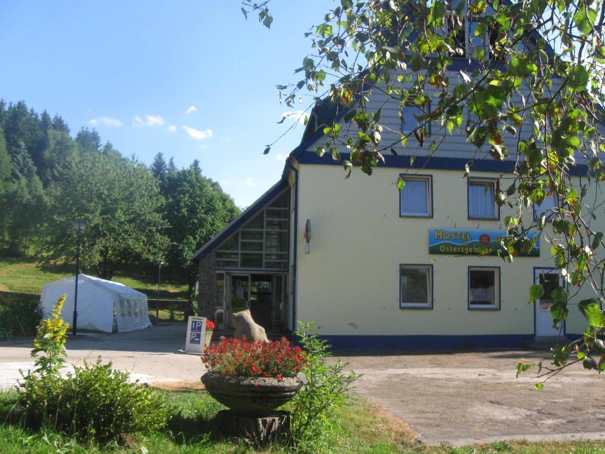 Hostel Im Osterzgebirge Altenberg  Esterno foto